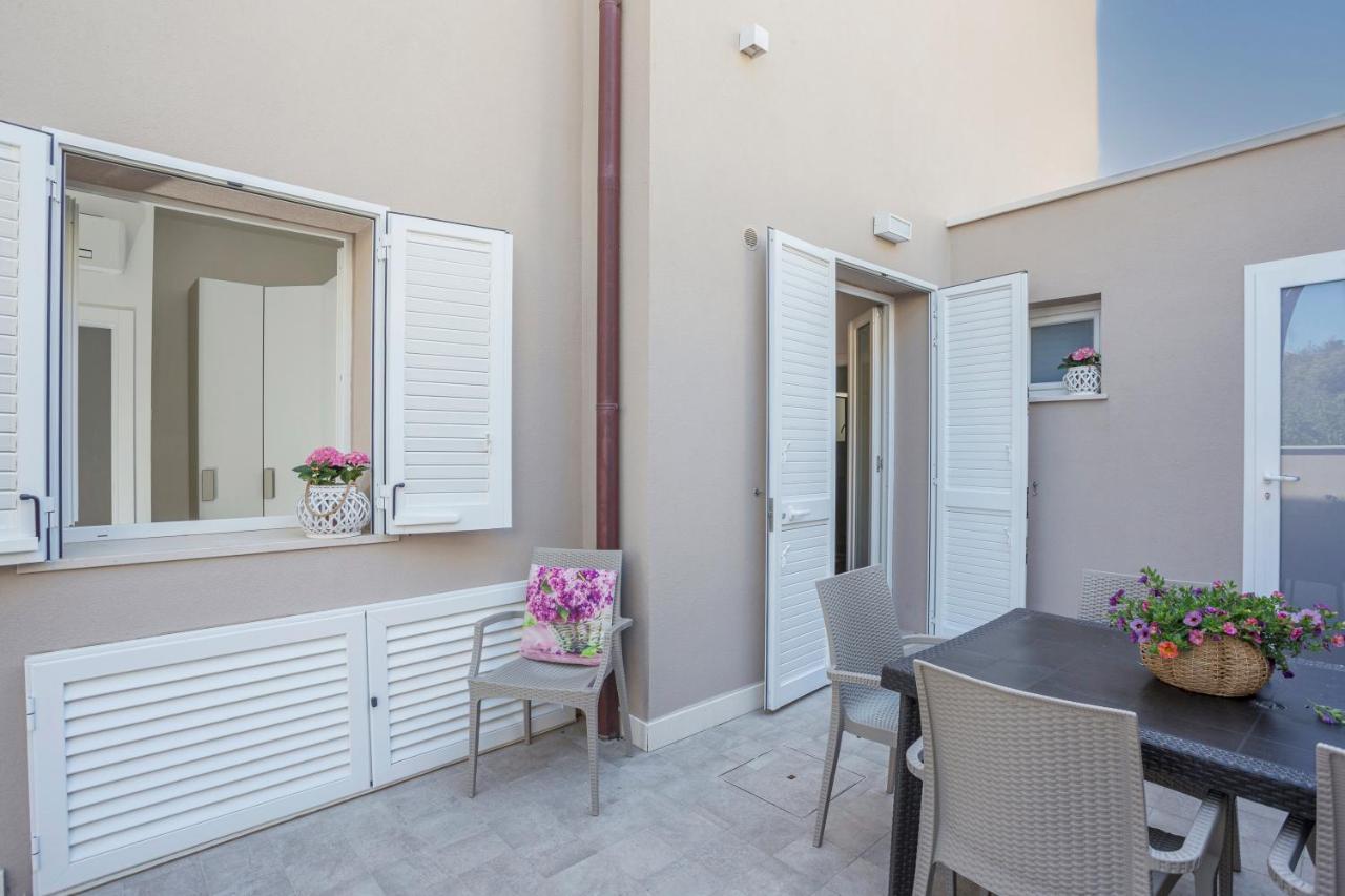 Prima Dell'Elba Family Apartments Piombino Exteriör bild
