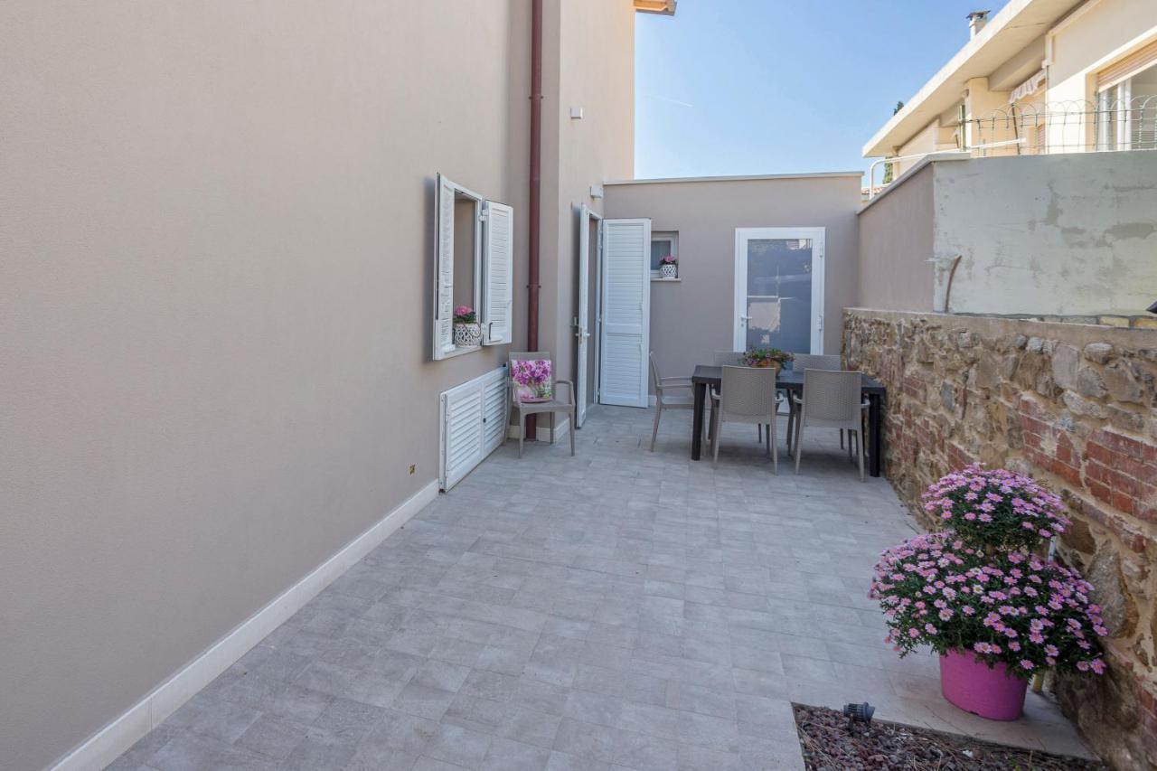 Prima Dell'Elba Family Apartments Piombino Exteriör bild