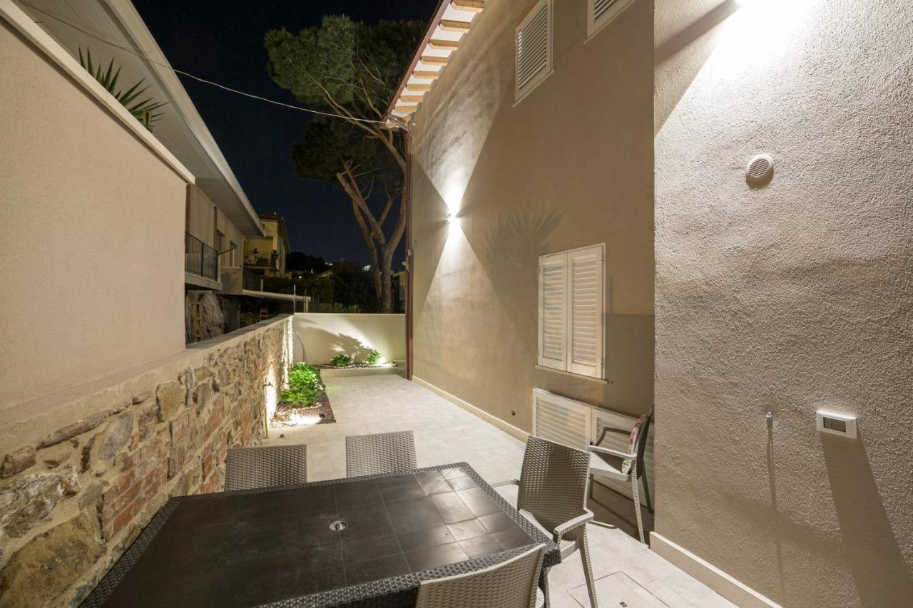 Prima Dell'Elba Family Apartments Piombino Exteriör bild